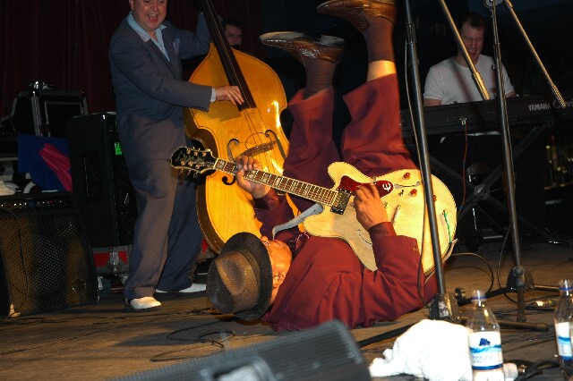 min 2005 11 26 riot 277